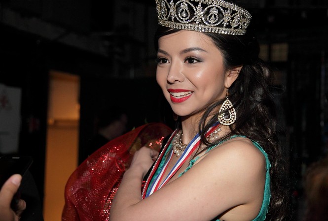 Hoa hậu Canada 2015 bị Trung Quốc cấm nhập cảnh Hoa hậu Canada 2015 bị Trung Quốc cấm nhập cảnh