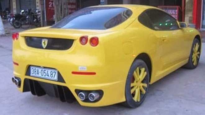 Siêu xe chế từ đồng nát ở Việt Nam Siêu xe Ferrari F430 nhái có ngoại thất khá nuột. Ảnh: Autovn.