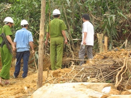 Điều tra vụ sập hầm vàng làm 3 người tử vong Ngành chức năng kiểm tra và triệt phá một hầm của vàng tặc