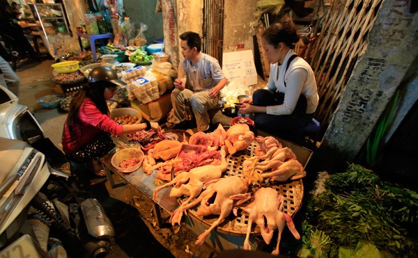 Đặt máy soi thực phẩm bẩn tại các chợ ở Hà Nội Theo đề xuất của Bộ trưởng NN&PTNT Cao Đức Phát, sẽ đặt máy soi thực phẩm bẩn tại các chợ đầu mối ở Hà Nội. ảnh: như ý
