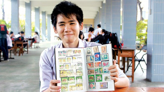 Gia tài của teen Trần Minh Gia Lộc (học sinh lớp 12A2 THPT Trần Phú TP.HCM) sở hữu hơn 500 con tem từ cổ xưa đến hiện đại. Trong đó có những con tem hơn 80 tuổi.