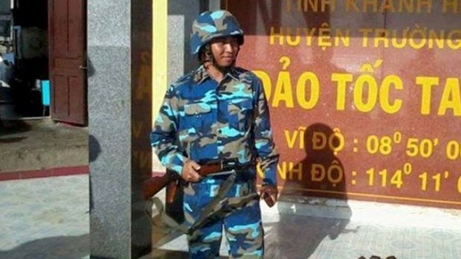 Thêm một người lính Trường Sa ngã xuống Trung úy Phan Văn Hạnh trong một ca gác tại đảo Tốc Tan C. ảnh: Tân Hữu