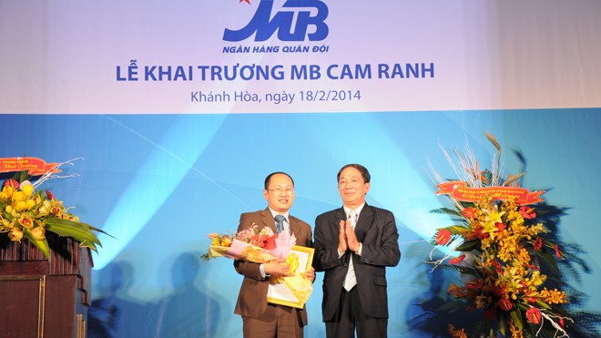 Ngân hàng Quân đội khai trương MB Cam Ranh Ngân hàng Quân đội khai trương MB Cam Ranh