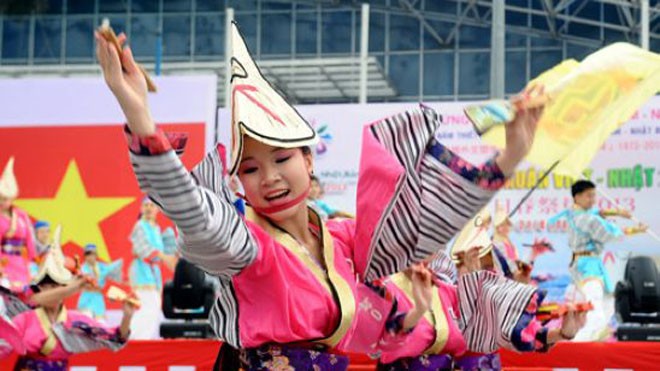 Hoa anh đào thật đến Hà Nội Lễ hội mùa xuân Việt-Nhật 2013