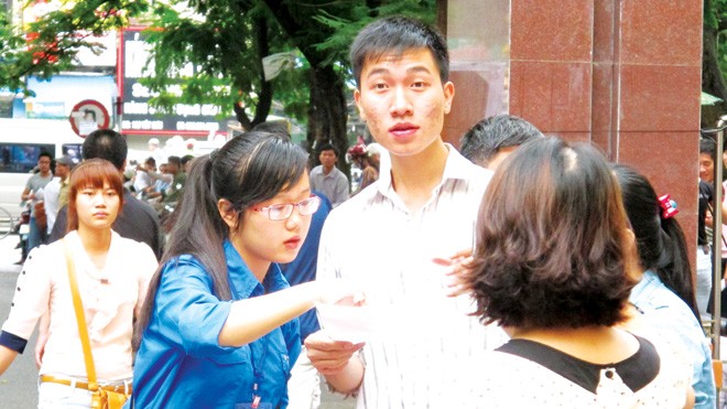 Phải có ngưỡng khác để chọn đầu vào Thí sinh dự thi tuyển sinh ĐH năm 2013. Ảnh: Hồ Thu