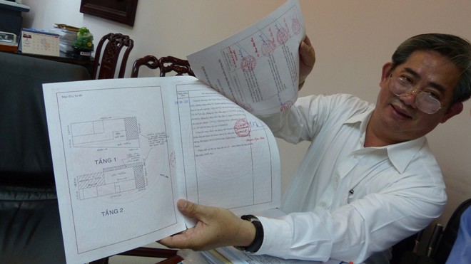 Ngân hàng Phương Nam nói gì về nghệ sĩ Chánh Tín? Ông Nguyễn Ngọc Tuấn giới thiệu sổ hồng của căn nhà PP1 bis đường Ba Vì- Q10 đã mang tên chủ sở hữu là Ngân hàng Phương Nam
