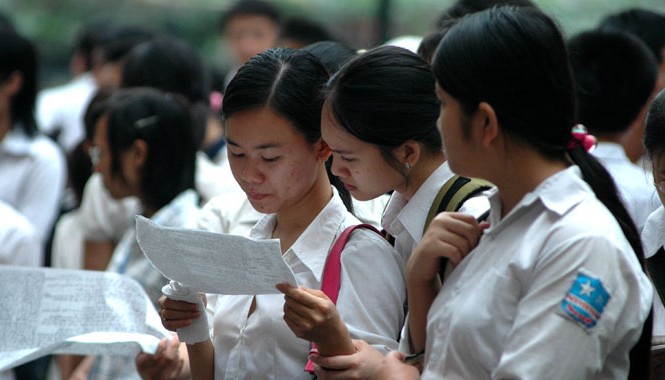 Ôn thi môn văn: Học sinh hoang mang, giáo viên lo lắng Cả thầy cô và học sinh vẫn chưa biết dạy và ôn thi môn văn tốt nghiệp THPT ra sao! Ảnh: Hồng Vĩnh