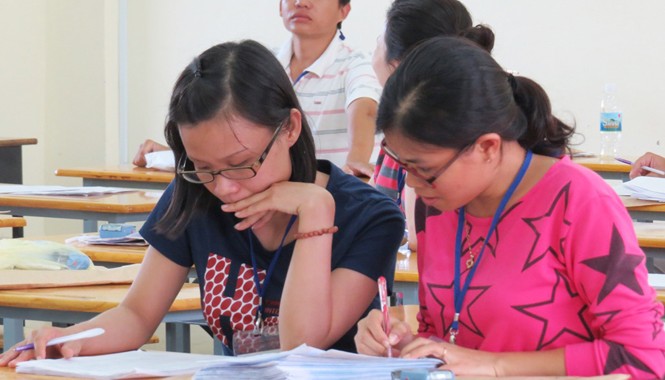Khan hiếm điểm 10 thi đại học ở TPHCM Giám khảo chấm thi tại trường Đại học
Nông lâm TPHCM