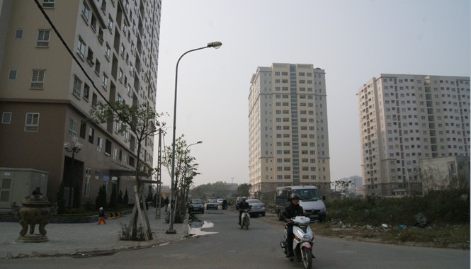 Nhiều tháo gỡ vay ưu đãi gói 30.000 tỷ đồng Người dân đang trông chờ nới lỏng hơn nữa gói vay ưu đãi 30 nghìn tỷ đồng (trong ảnh: dự án nhà xã hội Sài Đồng - Hà Nội). Ảnh: Lê Hữu Việt