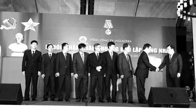 Tổng công ty Viglacera tiên phong trong nhiều lĩnh vực Bộ trưởng Trịnh Đình Dũng trao Huân chương Độc lập hạng Nhất lần thứ 2 cho Tổng Công ty Viglacera