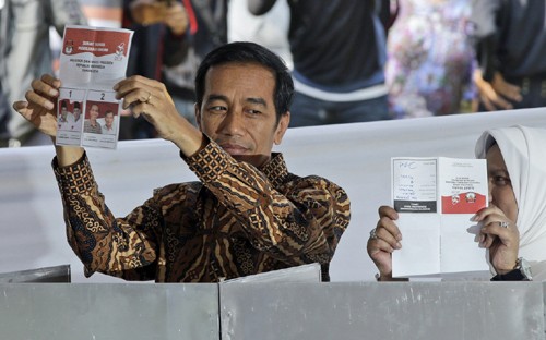 Ứng viên tổng thống Indonesia thua cuộc dọa kiện Thống đốc Jakarta, Joko Widodo là Tổng thống tiếp theo của Indonesia (Ảnh: AP)