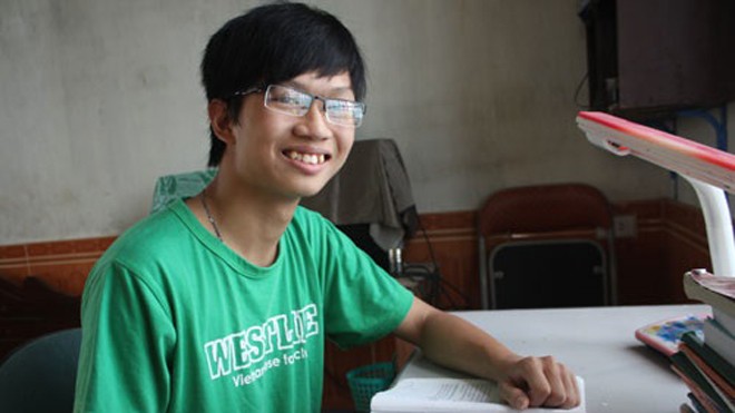 Thủ khoa xứ Nghệ với cách học tài tử Tân thủ khoa nhỏ nhắn với ước mơ giành học bổng du học Úc trong tương lai