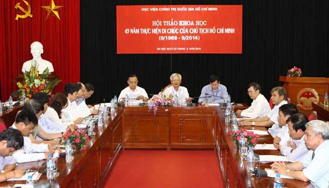 Việc cần phải làm trước tiên là chỉnh đốn Đảng Ngày 27/8, tại Hà Nội, Học viện Chính trị Quốc gia Hồ Chí Minh tổ chức Hội thảo khoa học 45 năm thực hiện Di chúc của
Chủ tịch Hồ Chí Minh (9/1969 - 9/2014). Ảnh: TTXVN