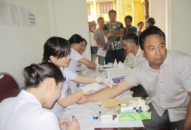 Hơn 3.000 lao động Trung Quốc làm việc không phép tại Vũng Áng Lao động người Trung Quốc đang khám sức khỏe tại Bệnh viện đa khoa Hà Tĩnh