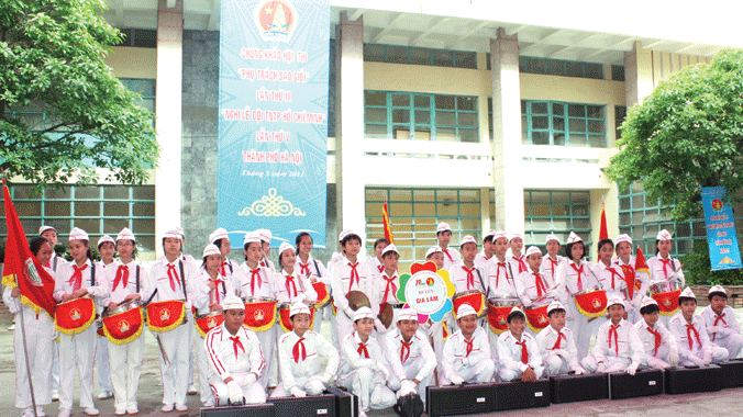 Cung thiếu nhi Hà Nội: Nơi ươm mầm tài năng trẻ Đội nghi thức đội trước sân Cung Thiếu nhi Hà Nội. Ảnh: Hồng Vĩnh