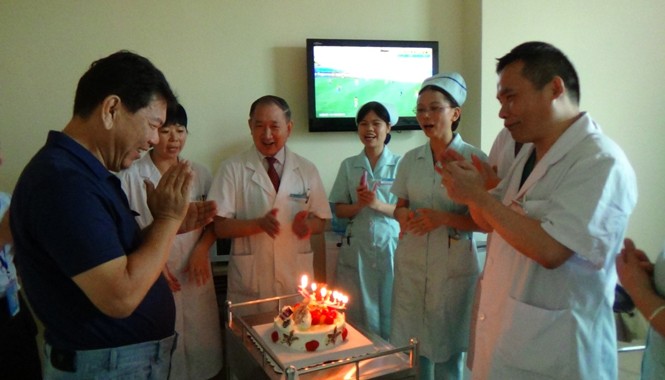 Thoát khỏi 26 năm bệnh sử đái tháo đường nhờ tế bào gốc Cuộc sống được hồi sinh, sinh nhật khó quên ở tuổi 58