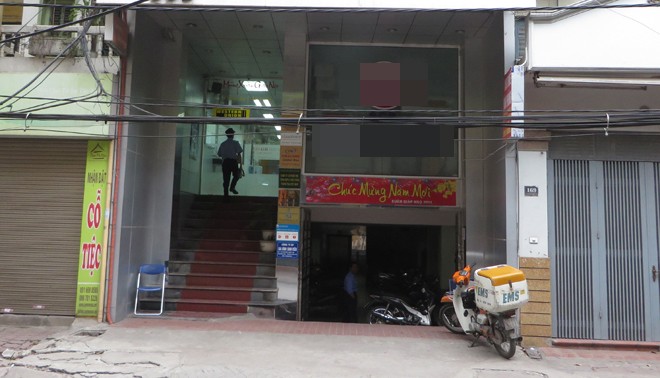 Bất thường đường dây đi Úc giá 350 triệu đồng Tòa nhà số 167 Nguyễn Ngọc Nại (Thanh Xuân, Hà Nội), nơi Ban Kinh tế Trang trại và Ngành nghề Nông thôn đặt trụ sở giao dịch. Ảnh: Quỳnh Nga