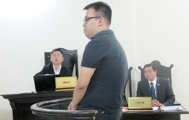 Kẻ giả danh con Bí thư Thành ủy Hà Nội lĩnh án Nguyễn Tiến Anh tại phiên tòa.