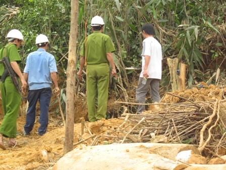 Quảng Nam: Sập hầm vàng, 3 người tử vong Ngành chức năng kiểm tra và triệt phá một hầm của vàng tặc