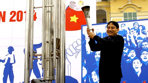 Thắp sáng đài lửa Năm Thanh niên tình nguyện 2014 Thắp sáng đài lửa Năm Thanh niên tình nguyện 2014