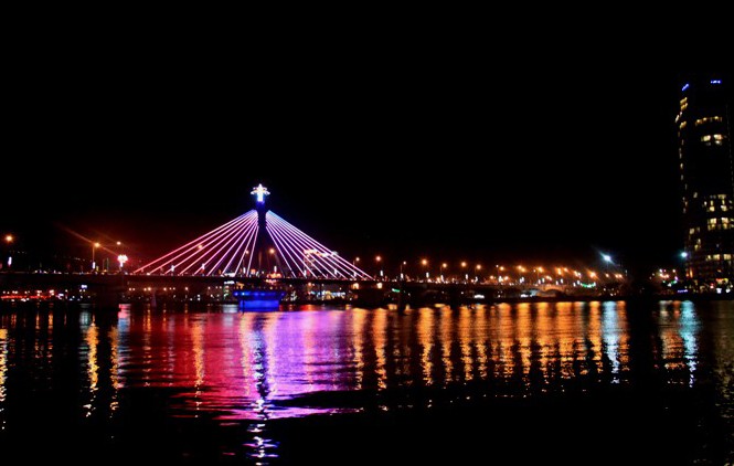 Phố đêm Đà Nẵng rực rỡ hương sắc Phố đêm Đà Nẵng rực rỡ hương sắc