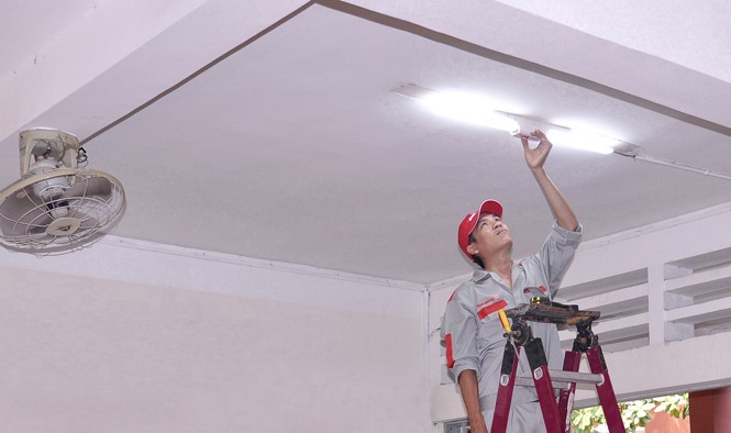 Sai lầm thường gặp trong cách dùng đèn điện Sai lầm thường gặp trong cách dùng đèn điện