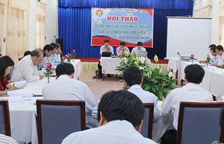Thưởng tiền tỉ cho người tố cáo tham nhũng Quang cảnh hội thảo lấy ý kiến xây dựng dự thảo Thông tư liên tịch quy định việc trích lập, quản lý và sử dụng quỹ khen thưởng về PCTN do TTCP tổ chức tại Hội An sáng 4-4. Ảnh: LÊ PHI