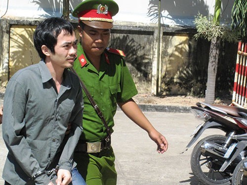 Vụ 5 Công an dùng nhục hình: Bị cáo Nguyễn Thân Thảo Thành là người nhận mức án cao nhất (5 năm tù) trong 5 bị cáo.