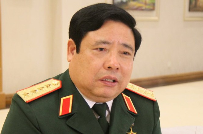 Bộ trưởng Quốc phòng Việt Nam - Trung Quốc bàn về Biển Đông Bộ trưởng Quốc phòng Phùng Quanh Thanh trả lời phỏng vấn báo chí về vấn đề Biển Đông. Ảnh: Đặng Lê (TTXVN)