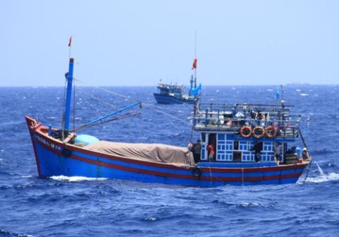 Nỗ lực đưa 13 ngư dân bị Trung Quốc giữ về nước Tàu cá của ngư dân Việt Nam đánh bắt hải sản trên Biển Đông. Ảnh: Báo Đất Việt