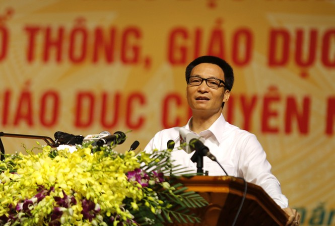 Chưa chốt phương án một kỳ thi quốc gia năm 2015 Phó Thủ tướng Vũ Đức Đam phát biểu tại hội nghị sáng 29/7. Ảnh: Như Ý
