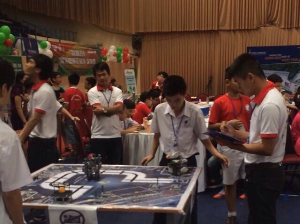 Trường Nguyễn Tất Thành giành giải nhất Robothon toàn quốc Trường Nguyễn Tất Thành giành giải nhất Robothon toàn quốc