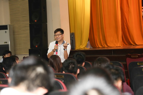 Cựu sinh viên vào danh sách giỏi nhất thế giới chia sẻ thành công Tiến sĩ Nguyễn Chí Hiếu