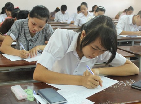 Ba mức điểm xét công nhận tốt nghiệp THPT quốc gia 2015 Con của liệt sĩ; con của thương binh, bệnh binh, người được hưởng chính sách như thương binh, bệnh binh mất sức lao động từ 81% trở lên được hưởng 1 điểm trong xét công nhận tốt nghiệp THPT.