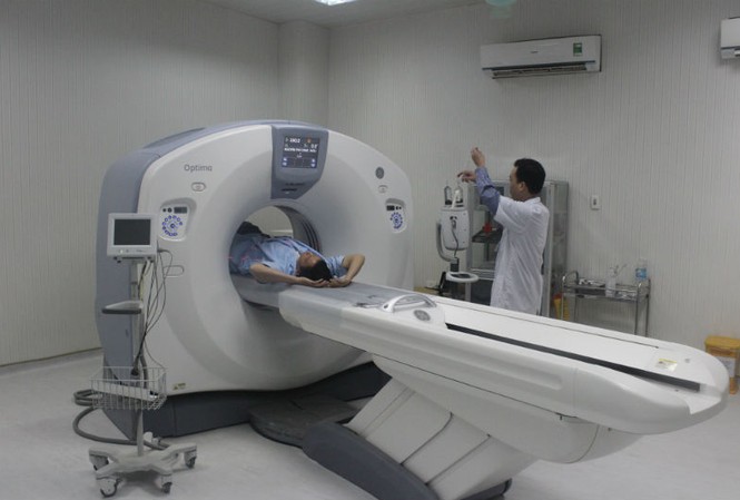 Đưa vào sử dụng hệ thống chụp CT Scanner trên 25 tỷ đồng Với hệ thống máy chụp CT Scanner 64 dãy - 128 lát sẽ giúp các bác sĩ sớm chẩn đoán các bệnh lý về tim mạch.