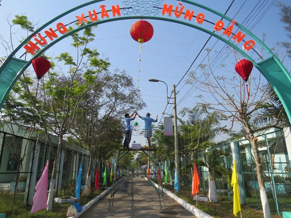 Đón Tết trong trung tâm cai nghiện Các học viên đang tất bậc trang trí đón Tết tại Trung tâm.