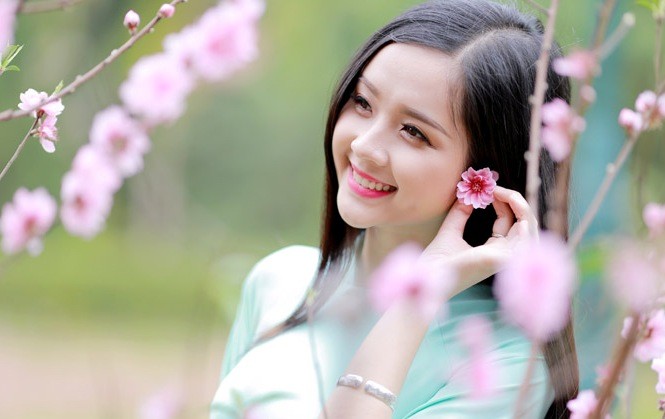 Nữ sinh Việt Nam ấn tượng khoe nụ cười tỏa nắng Nữ sinh Việt Nam ấn tượng khoe nụ cười tỏa nắng