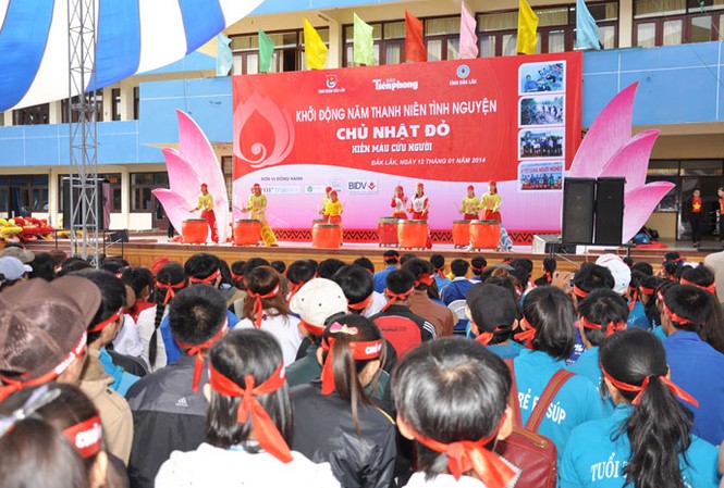 Đắk Lắk: Hàng nghìn người tham gia Chủ Nhật Đỏ Hơn 1.500 đoàn viên thanh niên tham hiến máu trong ngày hội Chủ nhật đỏ tại TP Buôn Ma Thuột - Đắk Lắk