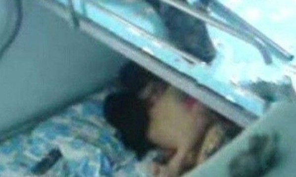Chịu 350 cái tát để bạn gái cho 'quan hệ' Chịu 350 cái tát để bạn gái cho 'quan hệ'