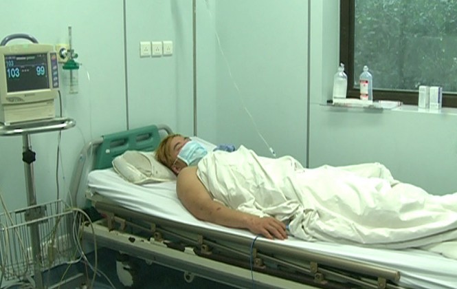 Bệnh nhân đầu tiên bị não mô cầu Bệnh nhân Đ. Đang được điều trị bệnh não mô cầu tại BV Bệnh Nhiệt đới T.Ư