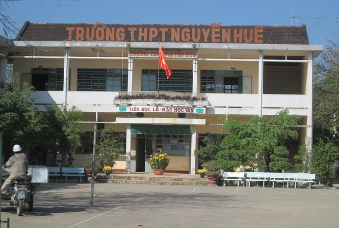 Xử nghiêm vụ thầy trò đánh nhau trên bục giảng Trường THPT Nguyễn Huệ (huyện Tây Sơn, Bình Định) nơi xảy ra vụ việc