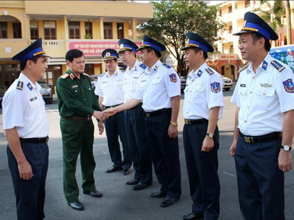 Bộ Quốc phòng làm việc với lực lượng Cảnh sát biển Thượng tướng Nguyễn Thành Cung thăm và làm việc với Bộ Tư lệnh Cảnh sát biển. (Nguồn: canhsatbien.vn)