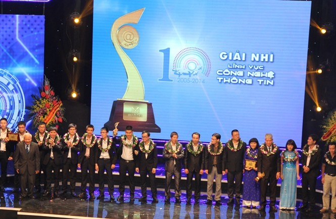 Chữ ký số trên di động đoạt giải Nhì “Nhân tài Đất Việt” Lễ trao giải Nhân tài Đất Việt 2014