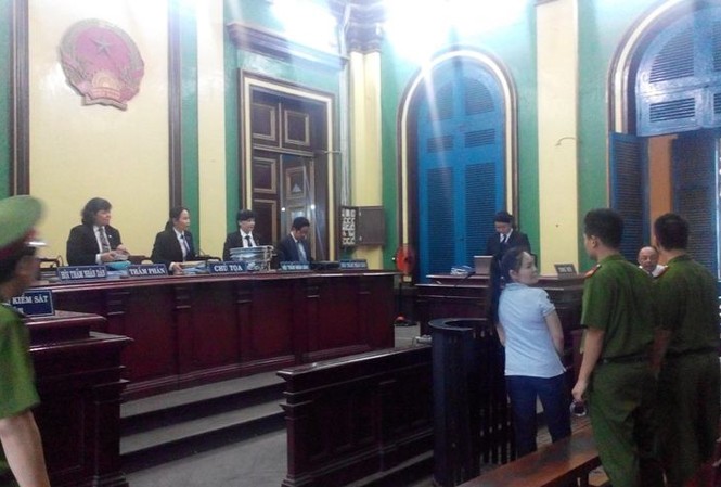 Điều tra lại vụ kế toán trưởng “chiếm đoạt 13 tỷ đồng” HĐXX tuyên trả hồ sơ, điều tra lại vụ án. Ảnh Việt Văn