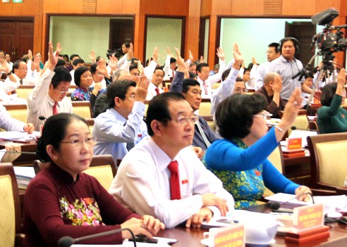 TP HCM bầu 2 Phó chủ tịch UBND thành phố Theo chương trình dự kiến, tại kỳ họp thứ 21 HĐND TP HCM khóa VIII vào ngày mai, HĐND thành phố sẽ bầu bổ sung chức danh Phó chủ tịch để kiện toàn bộ máy UBND thành phố. Ảnh: VnExpress