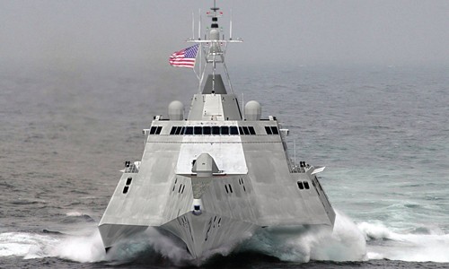 Mua vũ khí Mỹ rất nhiêu khê Một tàu chiến đấu ven biển của hải quân Mỹ. Ảnh: US Navy