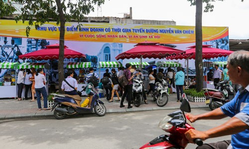 Gần 400 triệu đồng mỗi m2 đất phố hàng rong Sài Gòn Phố hàng rong đầu tiên của Sài Gòn ngày đầu khai trương. Ảnh: Quỳnh Trần