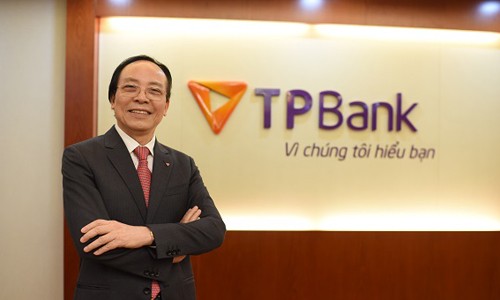 Ông 'trùm' vàng bạc Đỗ Minh Phú sẽ rời ghế Chủ tịch Doji Ông Đỗ Minh Phú sẽ thôi làm chủ tịch DOJI sau Đại hội cổ đông của TPBank vào tháng 4/2018.