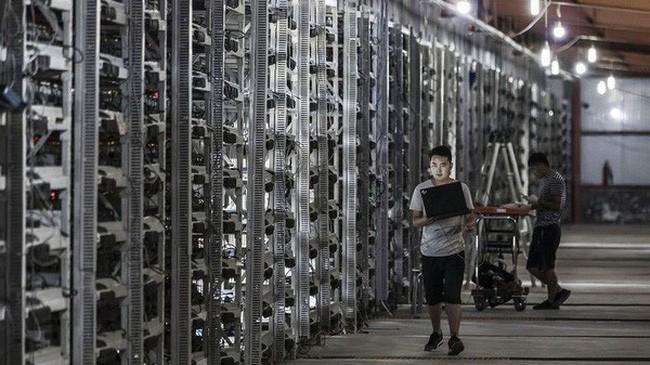 Trung Quốc có thể sắp 'xóa sổ' các mỏ đào Bitcoin Bên trong một mỏ đào Bitcoin ở Nội Mông, Trung Quốc - Ảnh: Bloomberg.