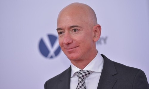 Ông chủ Amazon có thêm gần 8 tỷ USD tuần này Ông chủ Amazon - Jeff Bezos hiện là người giàu nhất thế giới. Ảnh: Forbes
